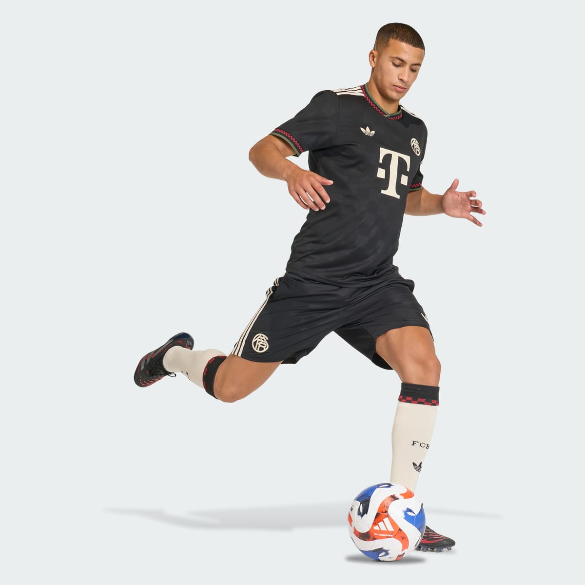 FC Bayern 25/26 Third Shorts - Image 3